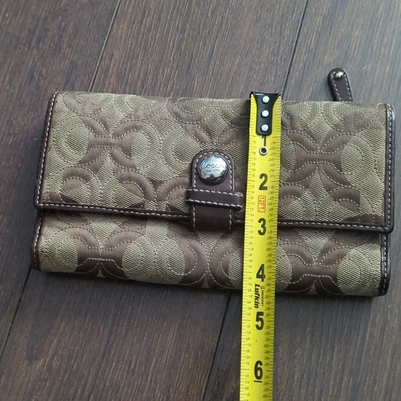 Coach Wallet - Picture 6 of 7